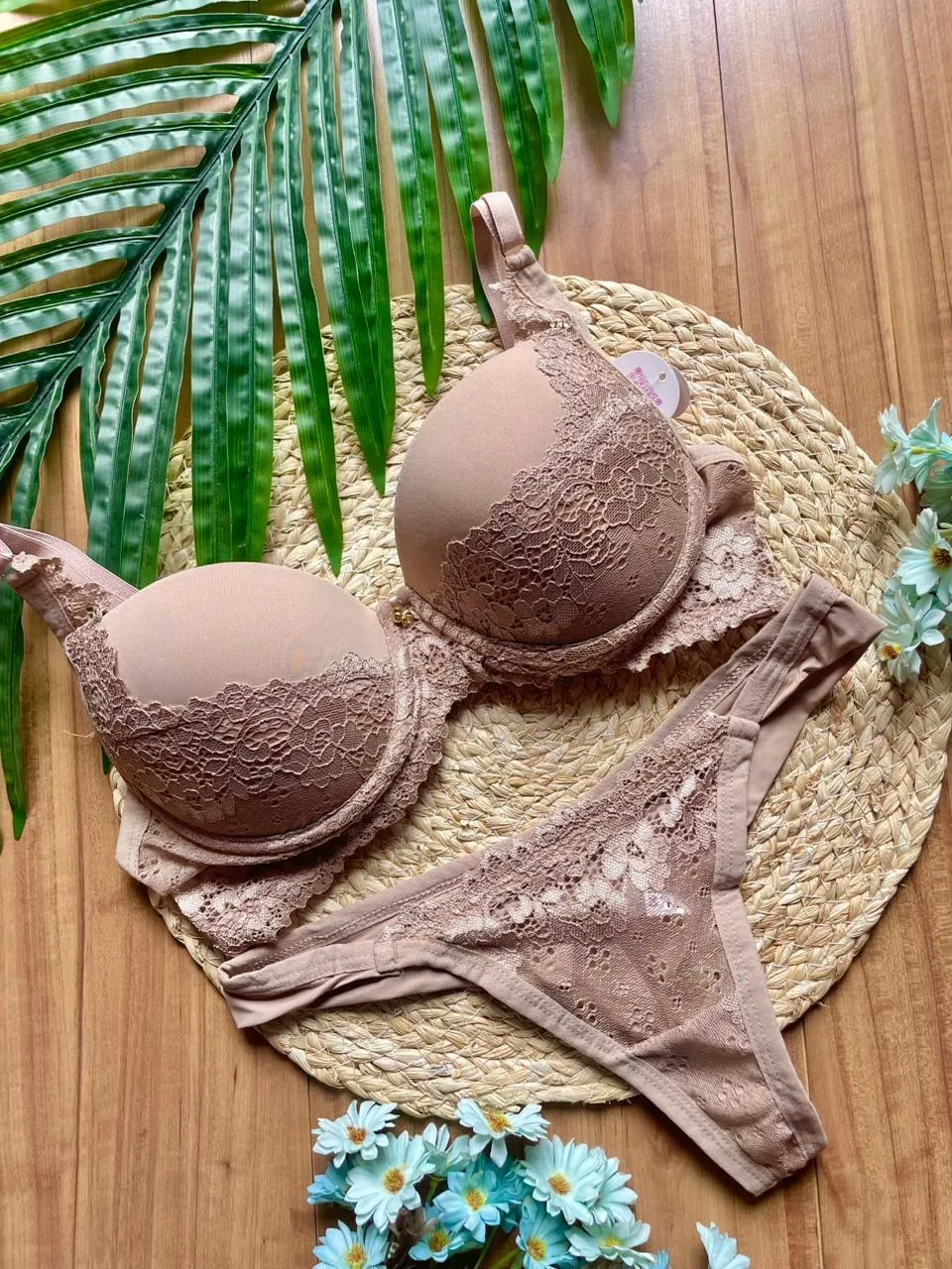 Conjunto Luxo Mel - Detalhe