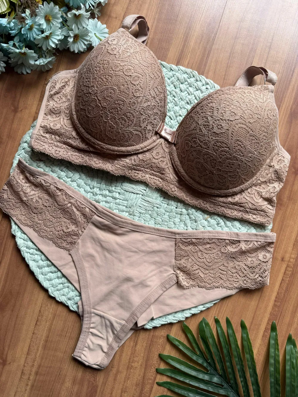 Conjunto Mulher Elegante Plus - Detalhe