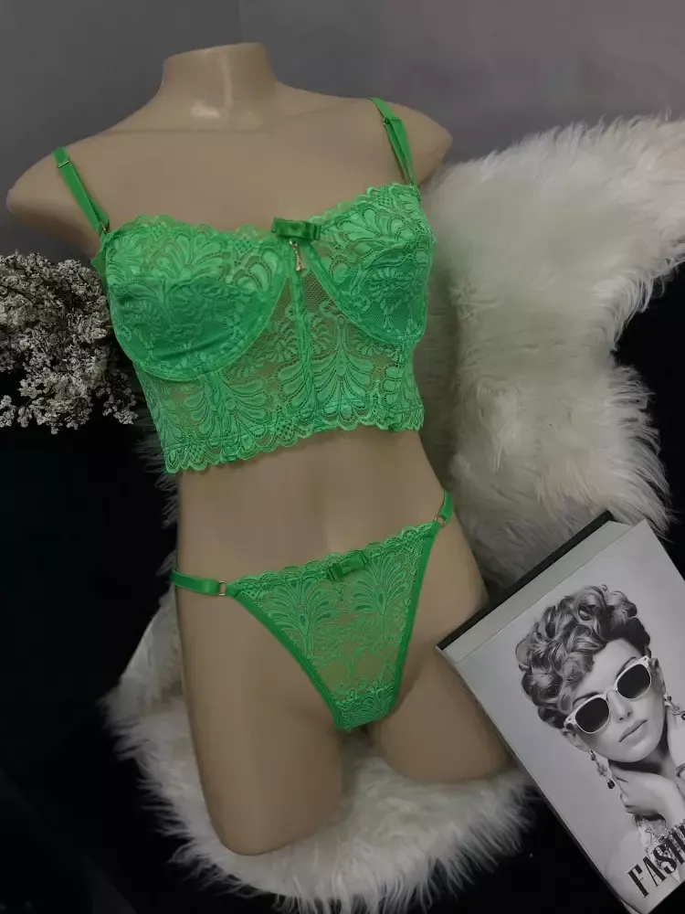 CONJUNTO CROPPED LAURA (as rendas sao variadas) 19