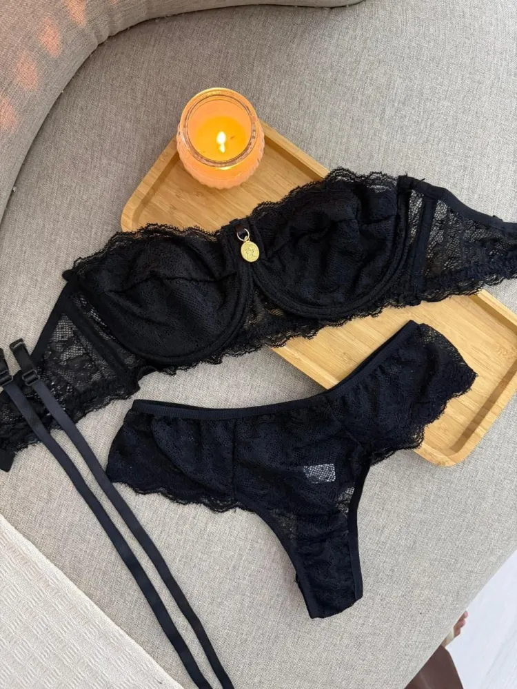 CONJUNTO S/BOJO TOMARA QUE CAIA MARTA (rendas varidas) 0