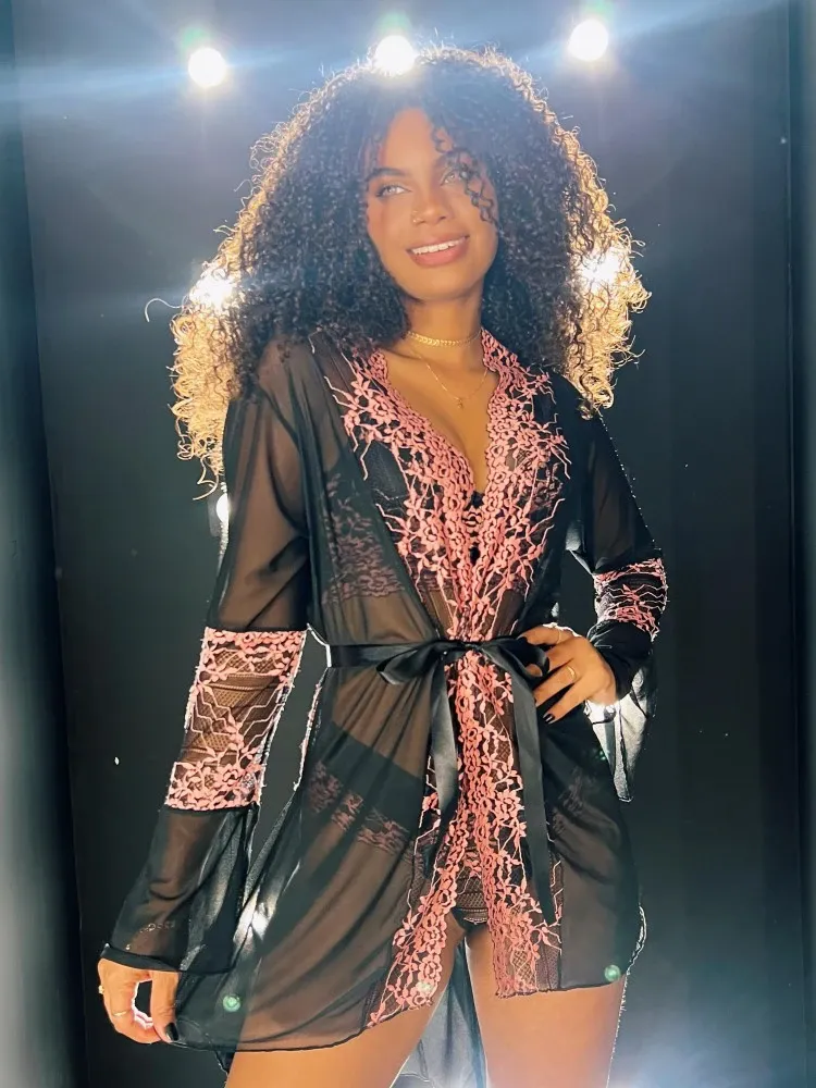 ROBE TULE BICOLOR CLAUDIA  - Preto c/ rosa (somente robe - NÃO INCLUSO CAMISOLA, NÃO INCLUSO CONJUNTO) - Detalhe