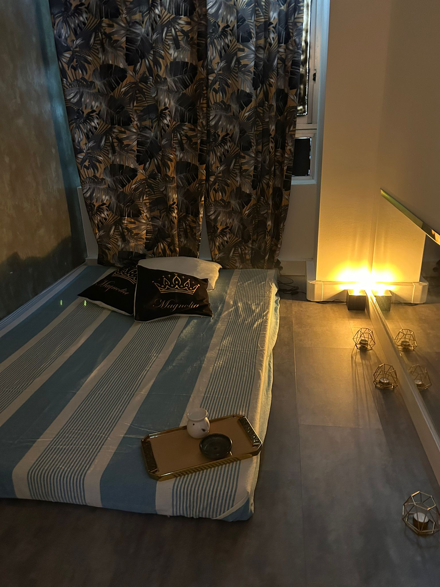 Interior do Magnolia Lunar